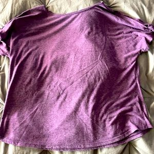 Open shoulder detailed top